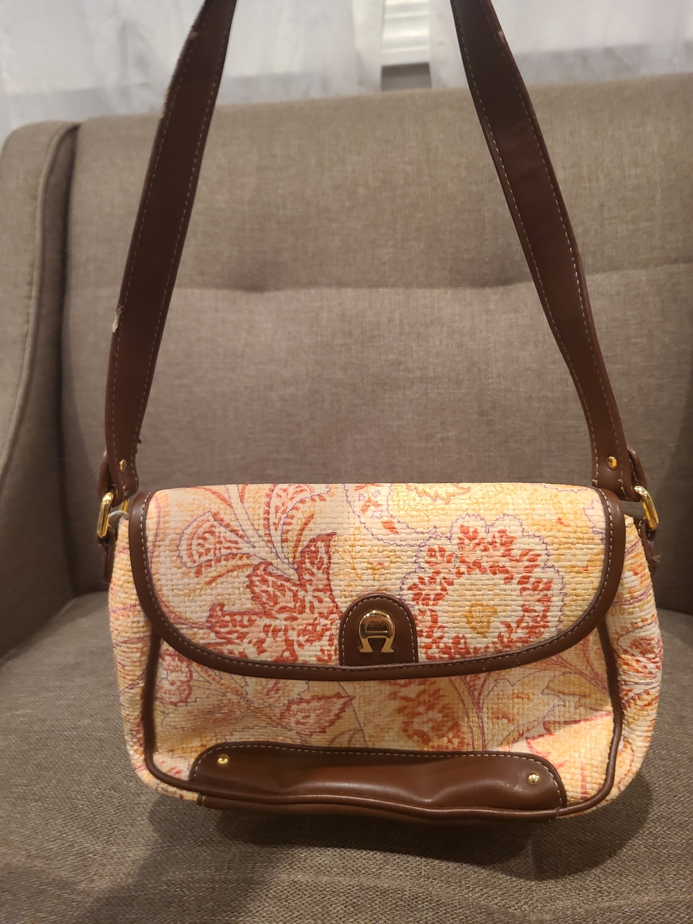 Vintage Etienne Aigner shoulder bag